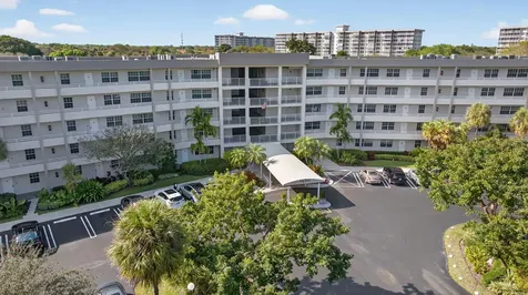555 Oaks Lane Pompano Beach FL 33069
