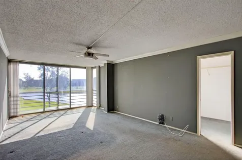 555 Oaks Lane Pompano Beach FL 33069