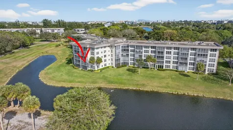 555 Oaks Lane Pompano Beach FL 33069