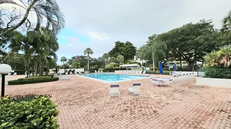 555 Oaks Lane Pompano Beach FL 33069