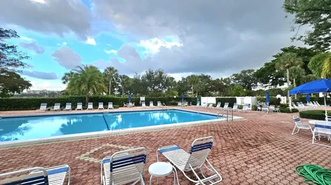 555 Oaks Lane Pompano Beach FL 33069