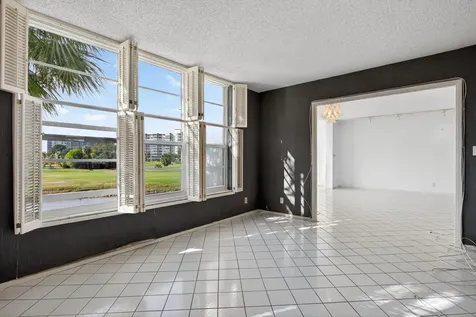 555 Oaks Lane Pompano Beach FL 33069