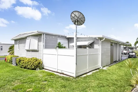 39001 Gayle Bay Boynton Beach FL 33436