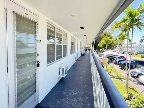 237 Northampton L West Palm Beach FL 33417