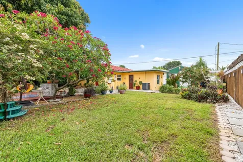 1802 Lake Osborne Drive Lake Worth Beach FL 33461