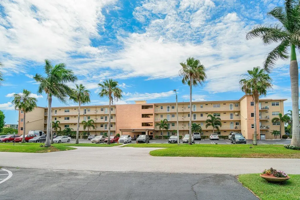 2615 NE 1st Court Boynton Beach FL 33435