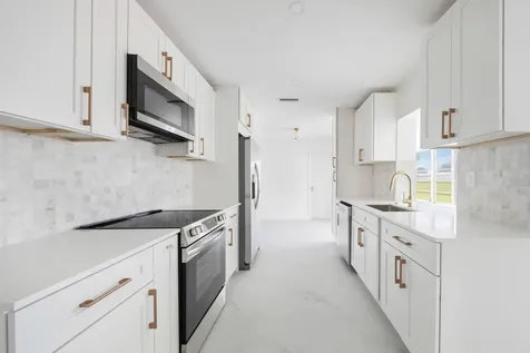 8508 Nw 59th Place Tamarac FL 33321