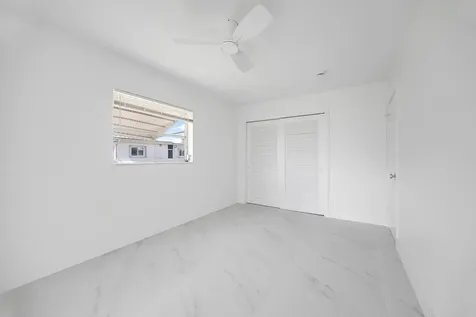 8508 Nw 59th Place Tamarac FL 33321