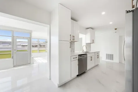 8508 Nw 59th Place Tamarac FL 33321