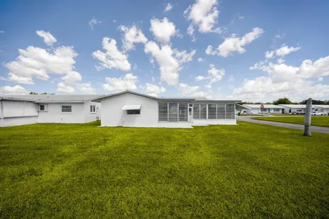 8508 Nw 59th Place Tamarac FL 33321