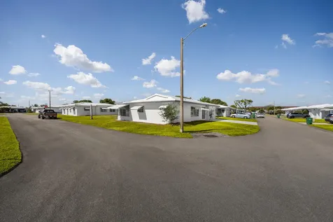 8508 Nw 59th Place Tamarac FL 33321