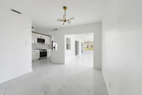 8508 Nw 59th Place Tamarac FL 33321