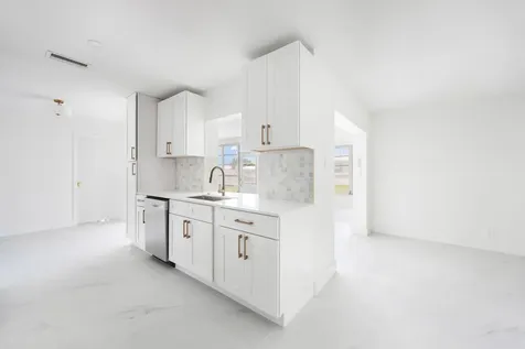 8508 Nw 59th Place Tamarac FL 33321