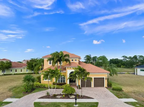 113 Se Via Verona Port Saint Lucie FL 34984