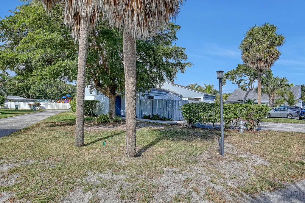 241 NW 15th Street Boca Raton FL 33432
