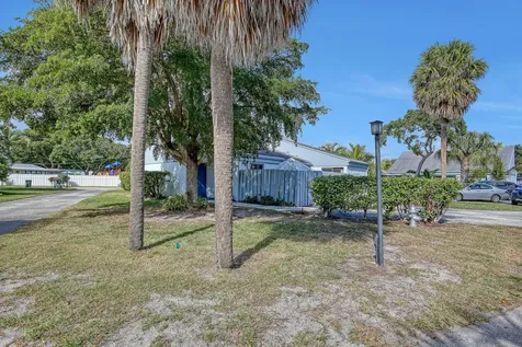 241 NW 15th Street Boca Raton FL 33432