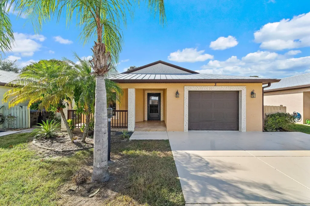3 S Granada Lane Port Saint Lucie FL 34952