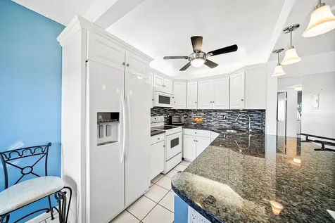 203 Coventry I West Palm Beach FL 33417