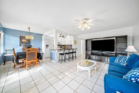 203 Coventry I West Palm Beach FL 33417