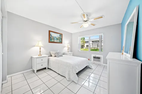 203 Coventry I West Palm Beach FL 33417
