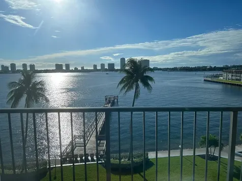 3040 Lake Shore Drive Riviera Beach FL 33404
