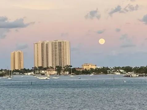 3040 Lake Shore Drive Riviera Beach FL 33404