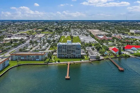 3040 Lake Shore Drive Riviera Beach FL 33404