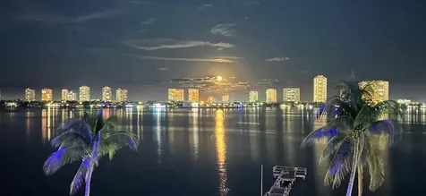3040 Lake Shore Drive Riviera Beach FL 33404