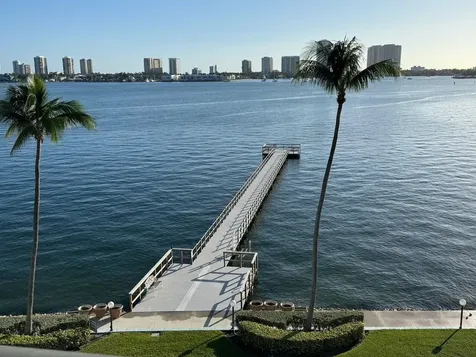 3040 Lake Shore Drive Riviera Beach FL 33404