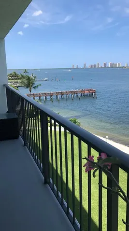 3040 Lake Shore Drive Riviera Beach FL 33404