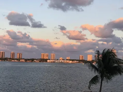 3040 Lake Shore Drive Riviera Beach FL 33404