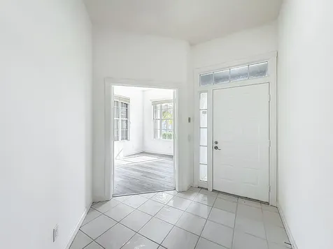 240 Nw Bentley Circle Port Saint Lucie FL 34986