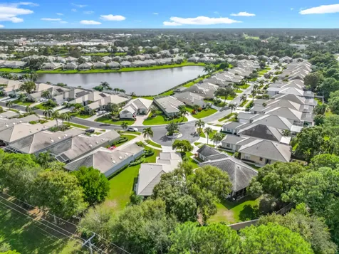 240 Nw Bentley Circle Port Saint Lucie FL 34986