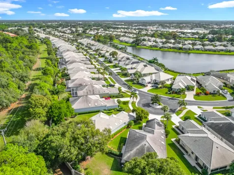 240 Nw Bentley Circle Port Saint Lucie FL 34986