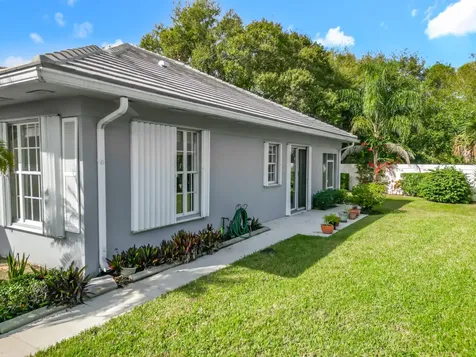240 Nw Bentley Circle Port Saint Lucie FL 34986