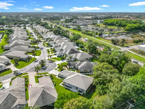 240 Nw Bentley Circle Port Saint Lucie FL 34986