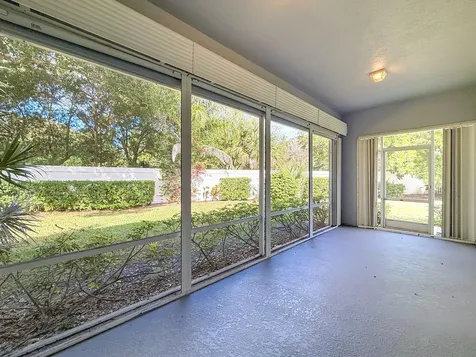 240 Nw Bentley Circle Port Saint Lucie FL 34986