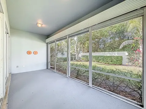 240 Nw Bentley Circle Port Saint Lucie FL 34986