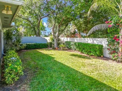 240 Nw Bentley Circle Port Saint Lucie FL 34986