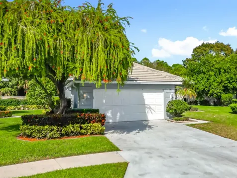 240 Nw Bentley Circle Port Saint Lucie FL 34986