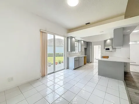 240 Nw Bentley Circle Port Saint Lucie FL 34986