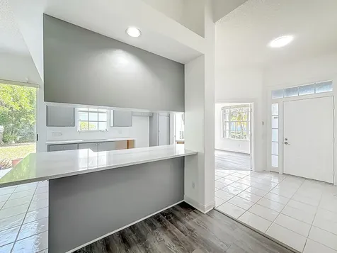 240 Nw Bentley Circle Port Saint Lucie FL 34986