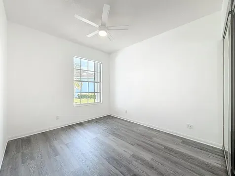 240 Nw Bentley Circle Port Saint Lucie FL 34986