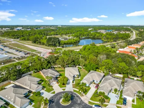 240 Nw Bentley Circle Port Saint Lucie FL 34986