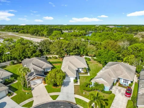 240 Nw Bentley Circle Port Saint Lucie FL 34986