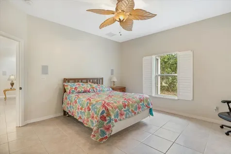 1410 4th Court Vero Beach FL 32960