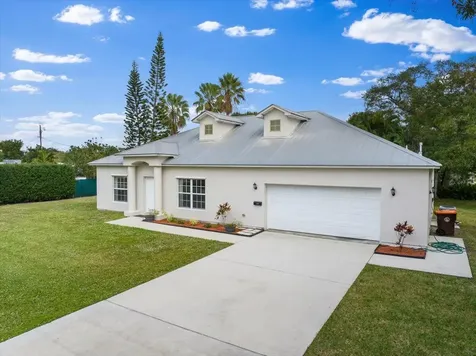 1410 4th Court Vero Beach FL 32960