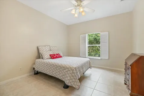 1410 4th Court Vero Beach FL 32960