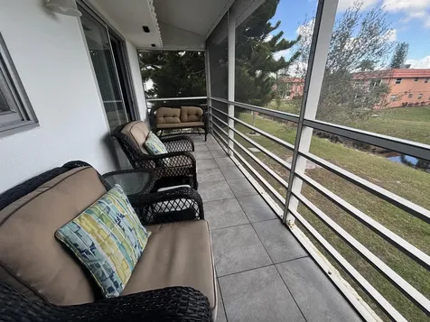 596 Saxony M Delray Beach FL 33446