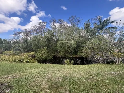 596 Saxony M Delray Beach FL 33446